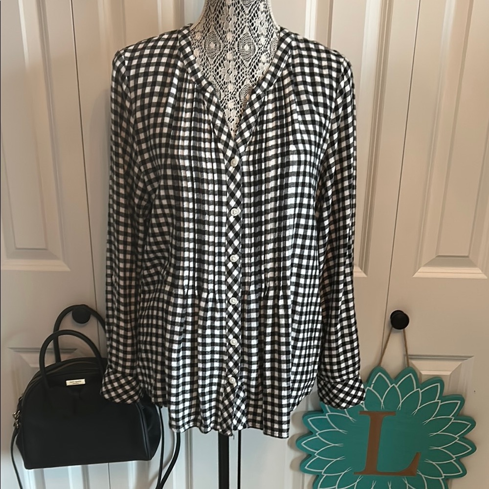 Croft & Barrow Black & White checked blouse